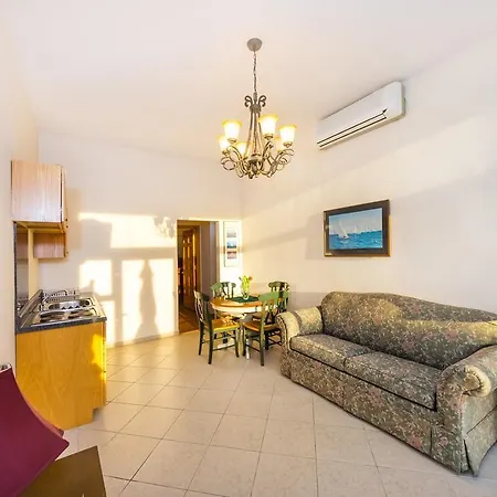 Golden Shell 2 Guest house