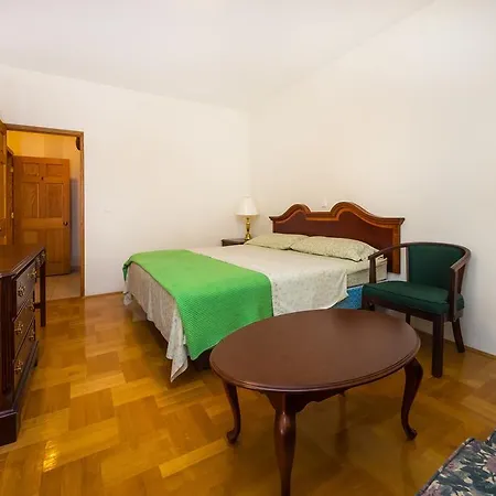 Golden Shell 2 Guest house *